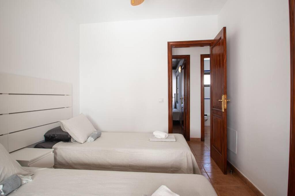 Casa Marlay Spacious, Heated Pool, Bbq & Fast Wi-Fi Only 15 Minutes Walk To Town 普拉亚布兰卡 外观 照片