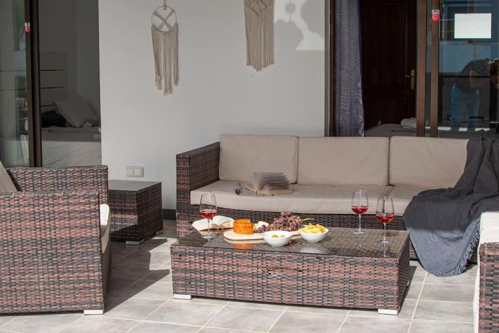 Casa Marlay Spacious, Heated Pool, Bbq & Fast Wi-Fi Only 15 Minutes Walk To Town 普拉亚布兰卡 外观 照片