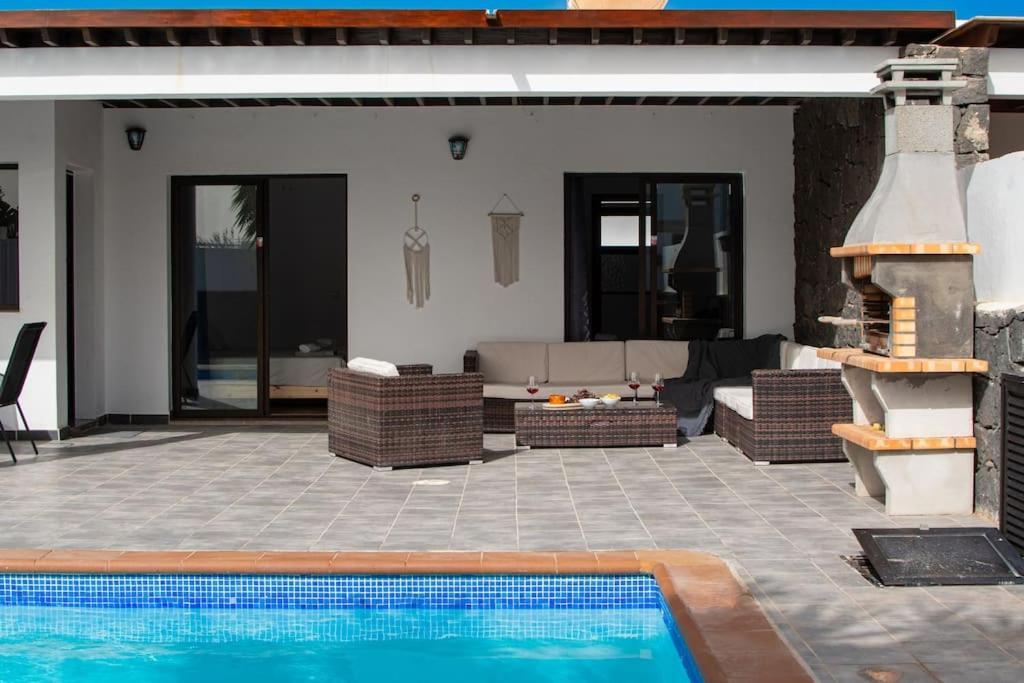 Casa Marlay Spacious, Heated Pool, Bbq & Fast Wi-Fi Only 15 Minutes Walk To Town 普拉亚布兰卡 外观 照片