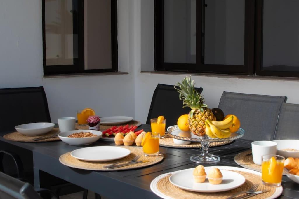 Casa Marlay Spacious, Heated Pool, Bbq & Fast Wi-Fi Only 15 Minutes Walk To Town 普拉亚布兰卡 外观 照片