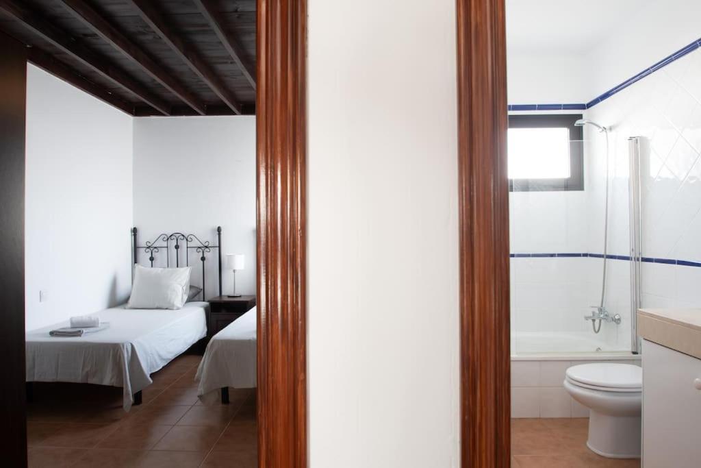Casa Marlay Spacious, Heated Pool, Bbq & Fast Wi-Fi Only 15 Minutes Walk To Town 普拉亚布兰卡 外观 照片
