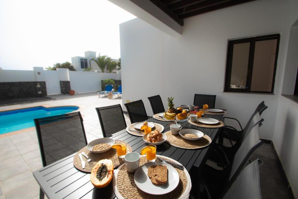 Casa Marlay Spacious, Heated Pool, Bbq & Fast Wi-Fi Only 15 Minutes Walk To Town 普拉亚布兰卡 外观 照片