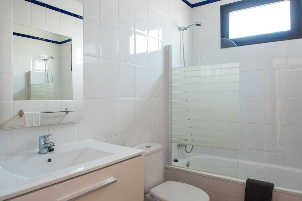 Casa Marlay Spacious, Heated Pool, Bbq & Fast Wi-Fi Only 15 Minutes Walk To Town 普拉亚布兰卡 外观 照片