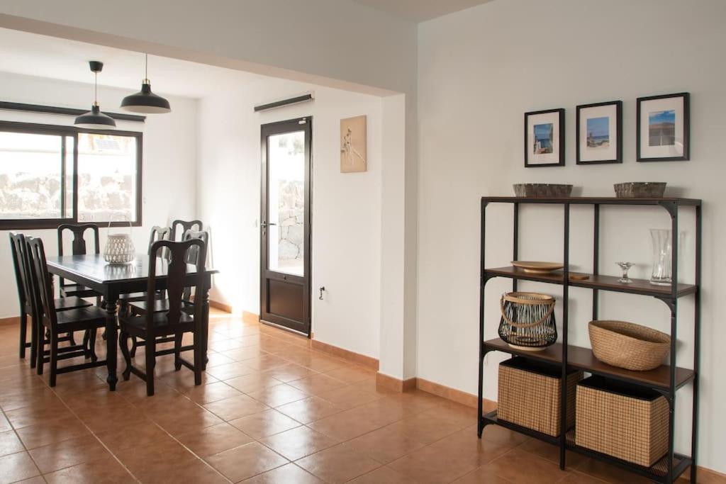 Casa Marlay Spacious, Heated Pool, Bbq & Fast Wi-Fi Only 15 Minutes Walk To Town 普拉亚布兰卡 外观 照片