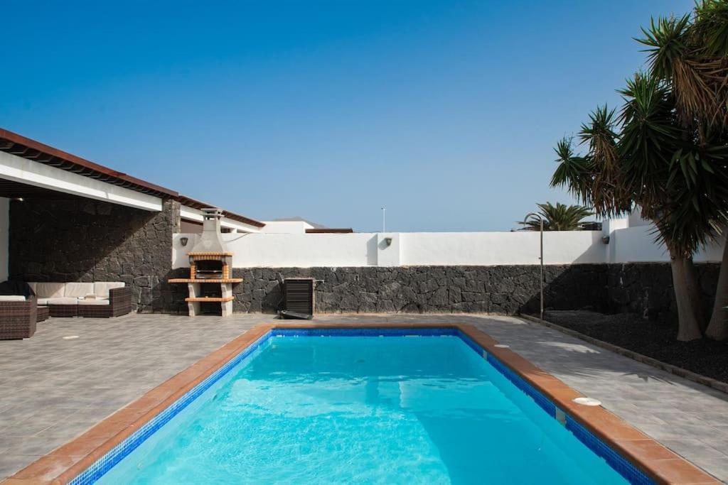 Casa Marlay Spacious, Heated Pool, Bbq & Fast Wi-Fi Only 15 Minutes Walk To Town 普拉亚布兰卡 外观 照片